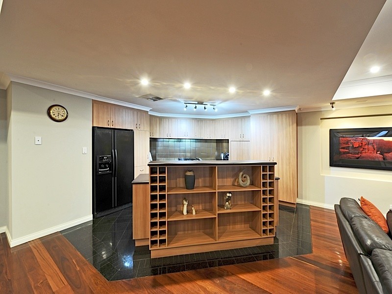 24 McCrae Pass, Canning Vale WA 6155