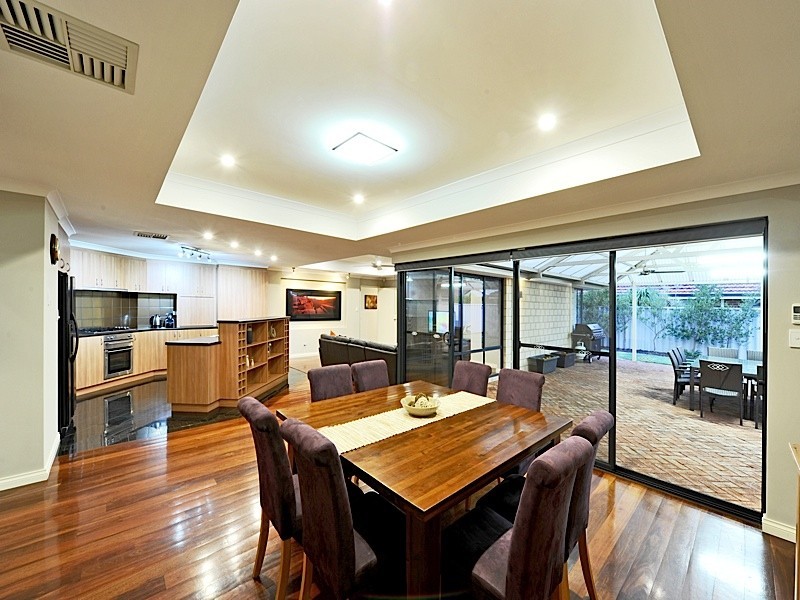 24 McCrae Pass, Canning Vale WA 6155