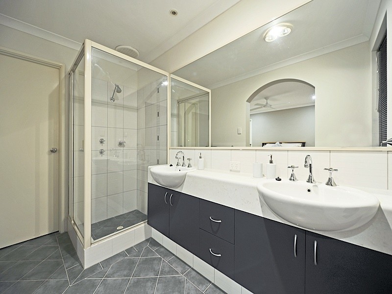 24 McCrae Pass, Canning Vale WA 6155