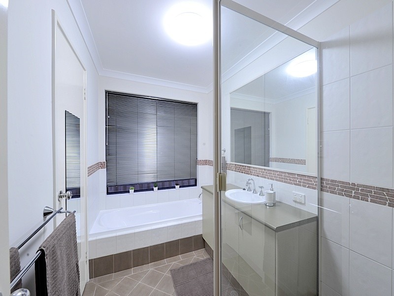 24 McCrae Pass, Canning Vale WA 6155