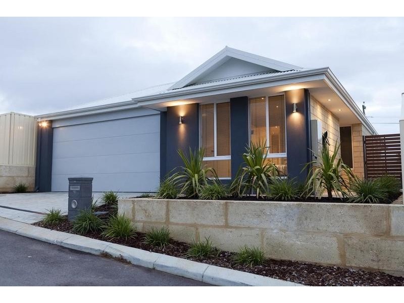 4/18 Apium Mews, Munster WA 6166