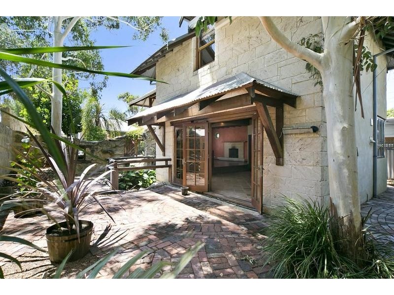 27A Holland Street, Fremantle WA 6160