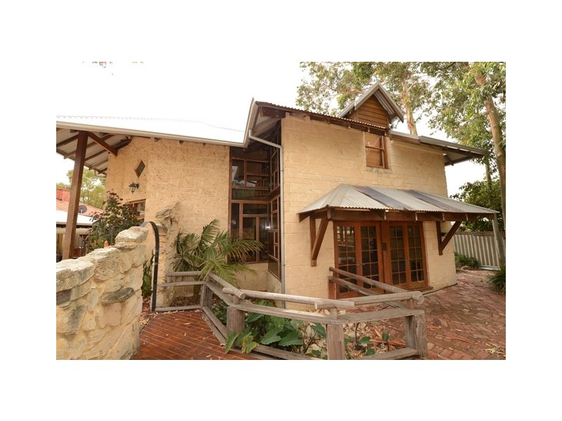 27A Holland Street, Fremantle WA 6160