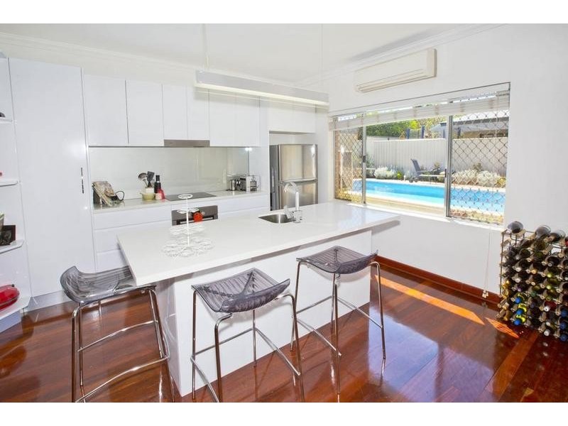 11a Coleman Crescent, Melville WA 6156