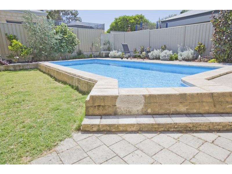 11a Coleman Crescent, Melville WA 6156