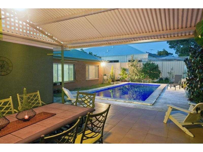 11a Coleman Crescent, Melville WA 6156