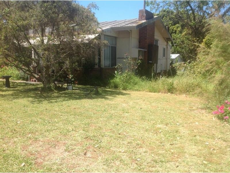 4 Thornett Street, Hilton WA 6163