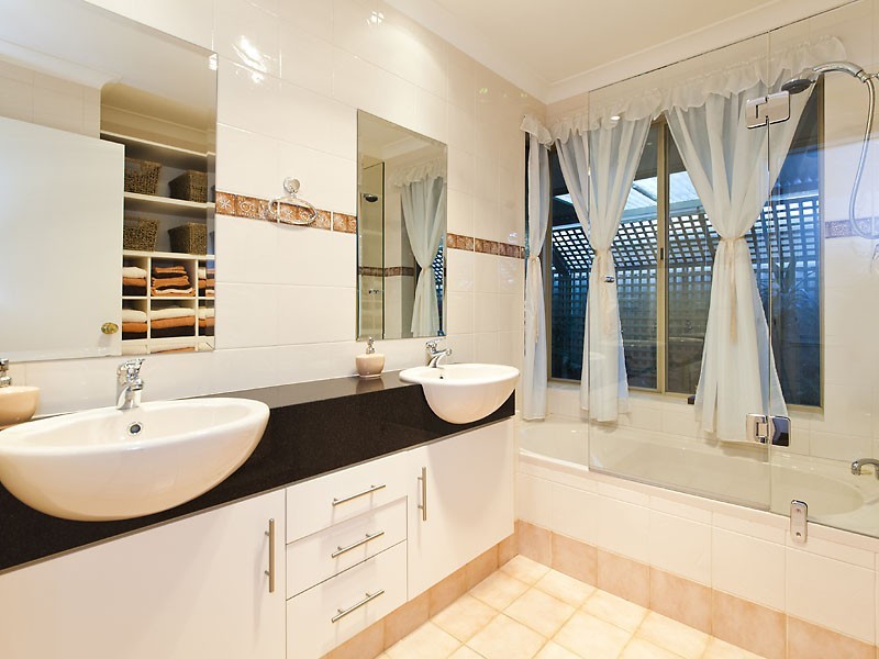 30 Farrington Road, Leeming WA 6149