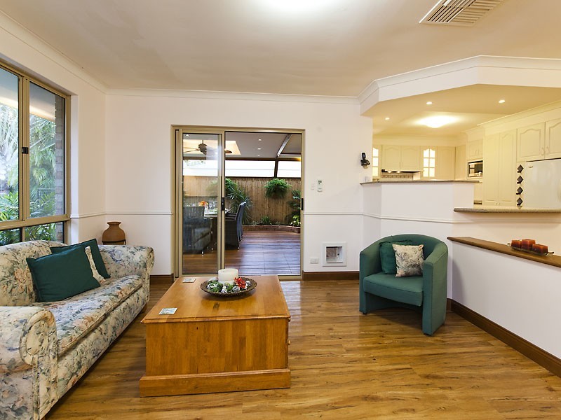 30 Farrington Road, Leeming WA 6149