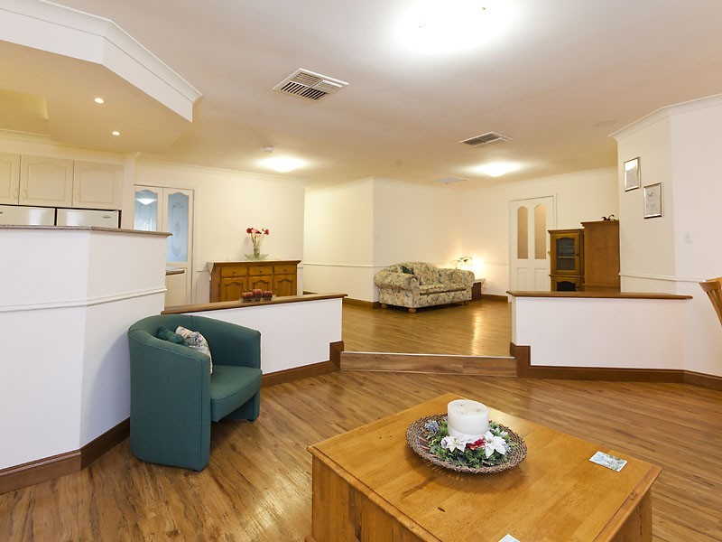 30 Farrington Road, Leeming WA 6149