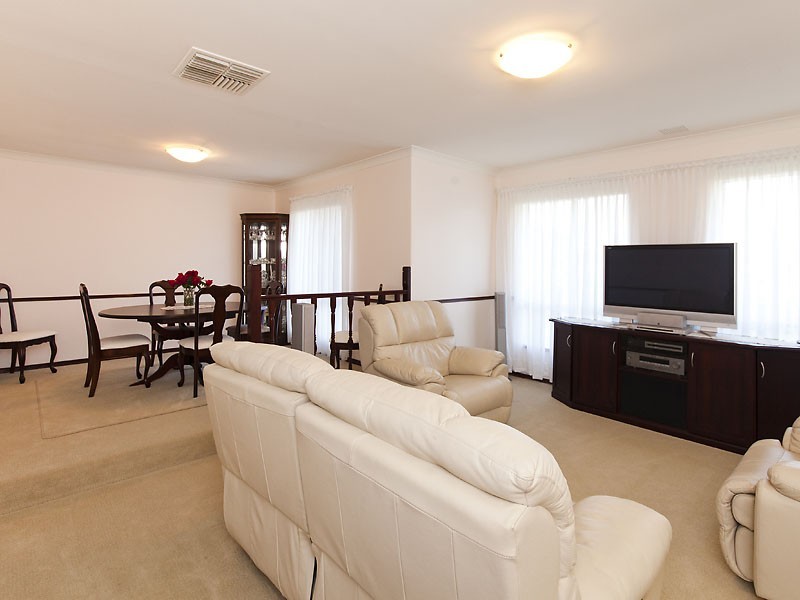 30 Farrington Road, Leeming WA 6149