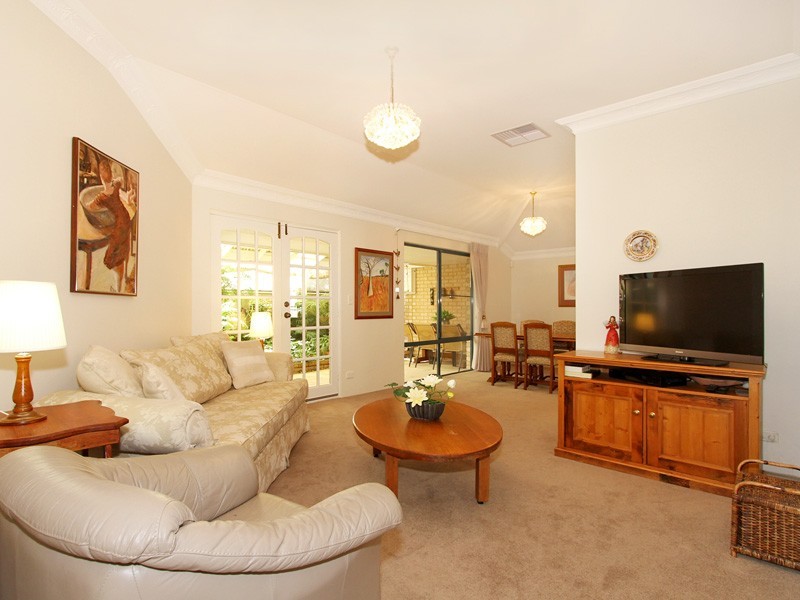 24 Riversdale Pass, Jandakot WA 6164