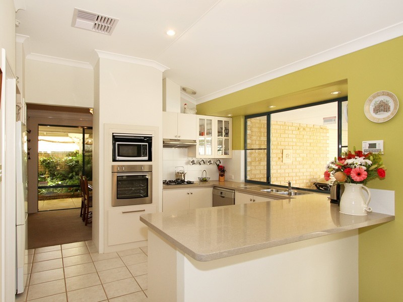 24 Riversdale Pass, Jandakot WA 6164