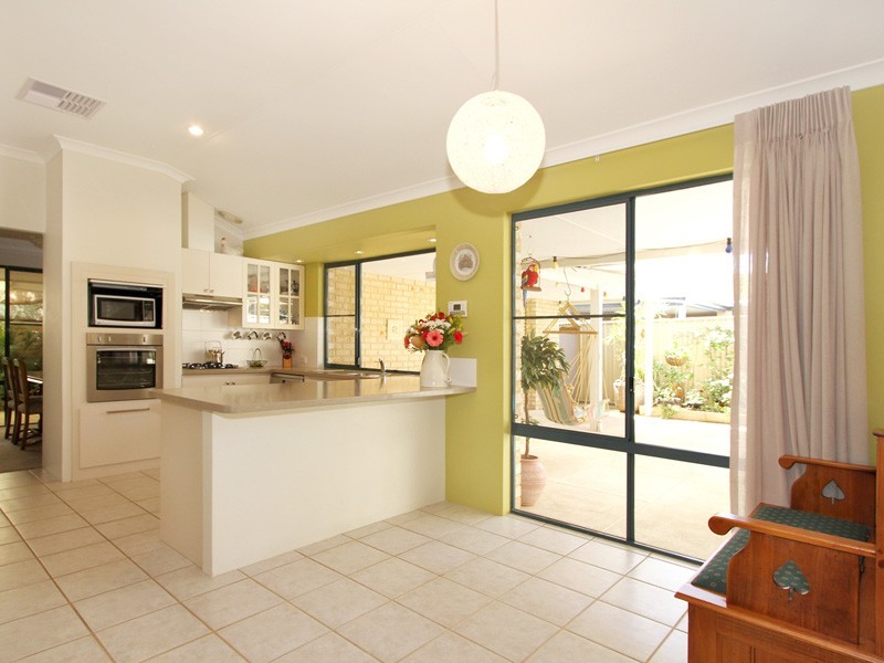 24 Riversdale Pass, Jandakot WA 6164