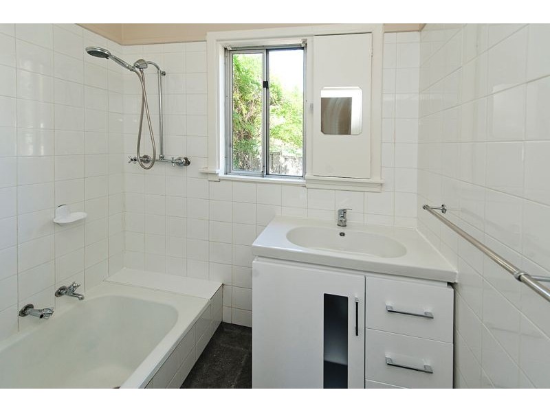 80A Bromley Road, Hilton WA 6163