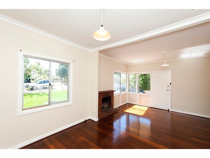 80A Bromley Road, Hilton WA 6163