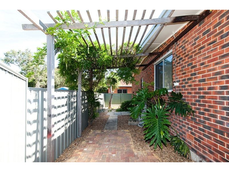 80A Bromley Road, Hilton WA 6163