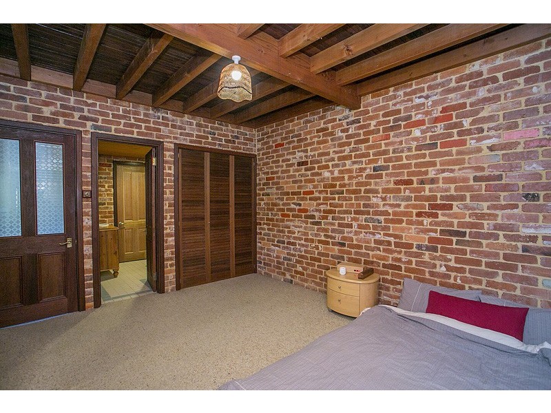 66 Thompson Road, North Fremantle WA 6159