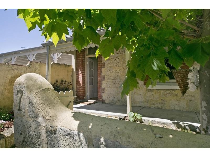 7 King William Street, South Fremantle WA 6162