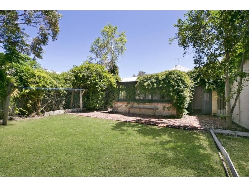 7 King William Street, South Fremantle WA 6162