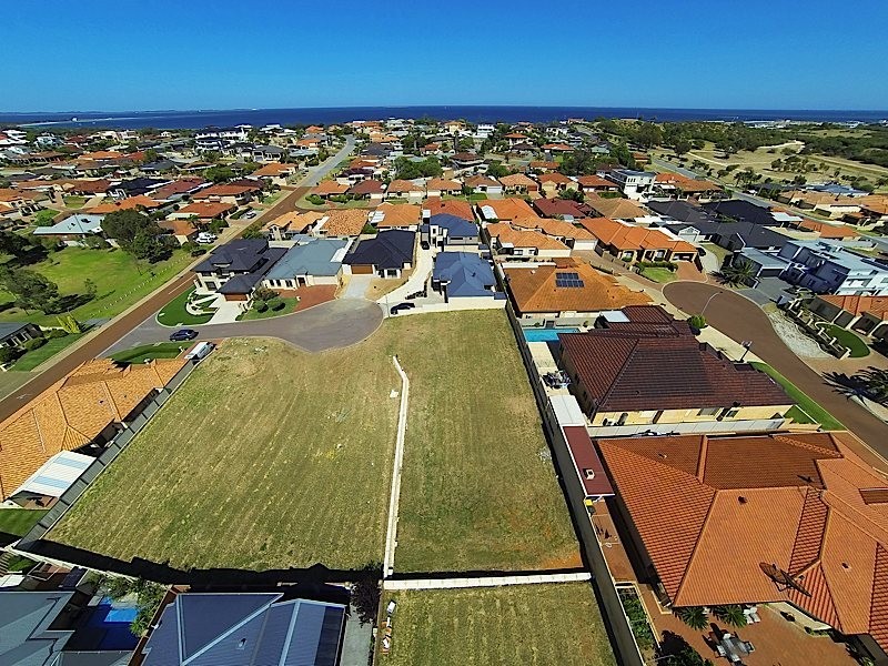 8 Dalmatia Court, Coogee WA 6166