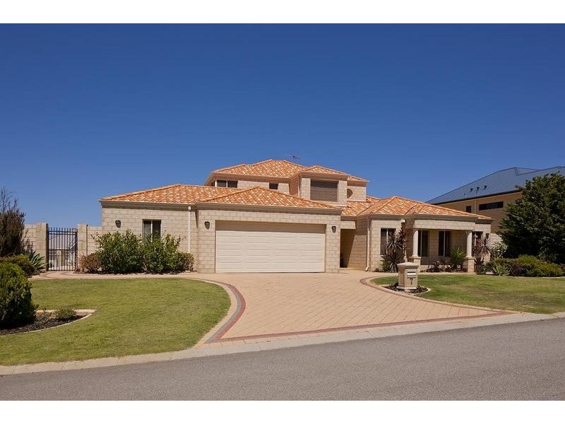 7 Lena Pass, Mindarie WA 6030