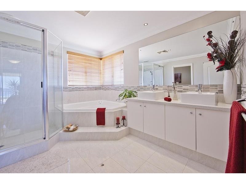 7 Lena Pass, Mindarie WA 6030