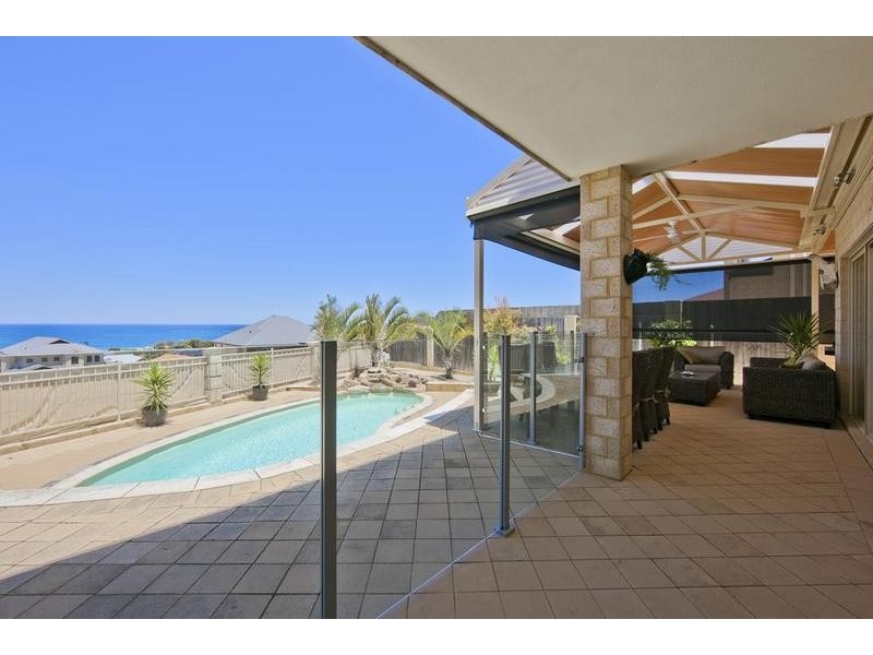 7 Lena Pass, Mindarie WA 6030