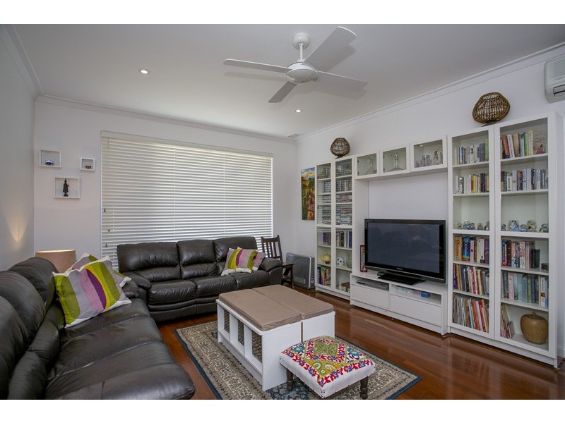 11B Jean St, Beaconsfield WA 6162