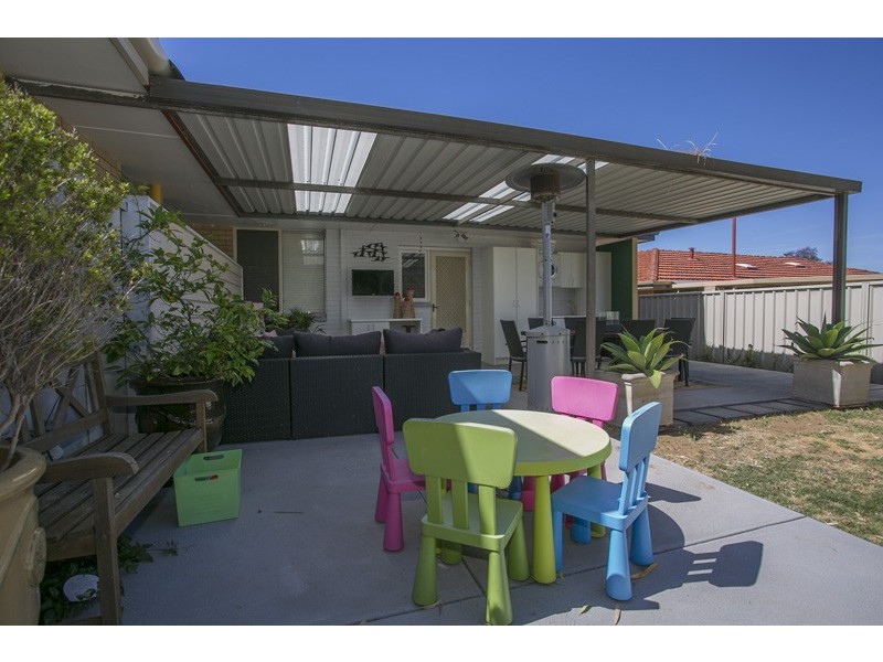 11B Jean St, Beaconsfield WA 6162