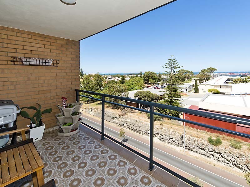25/1 Forrest Street, Fremantle WA 6160
