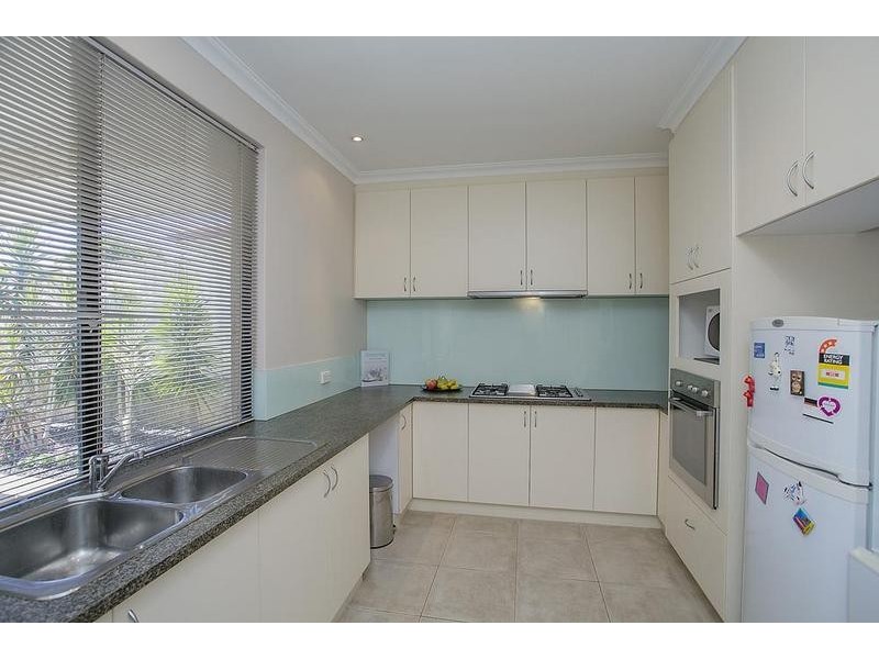 2/18 Separovich Way, Spearwood WA 6163