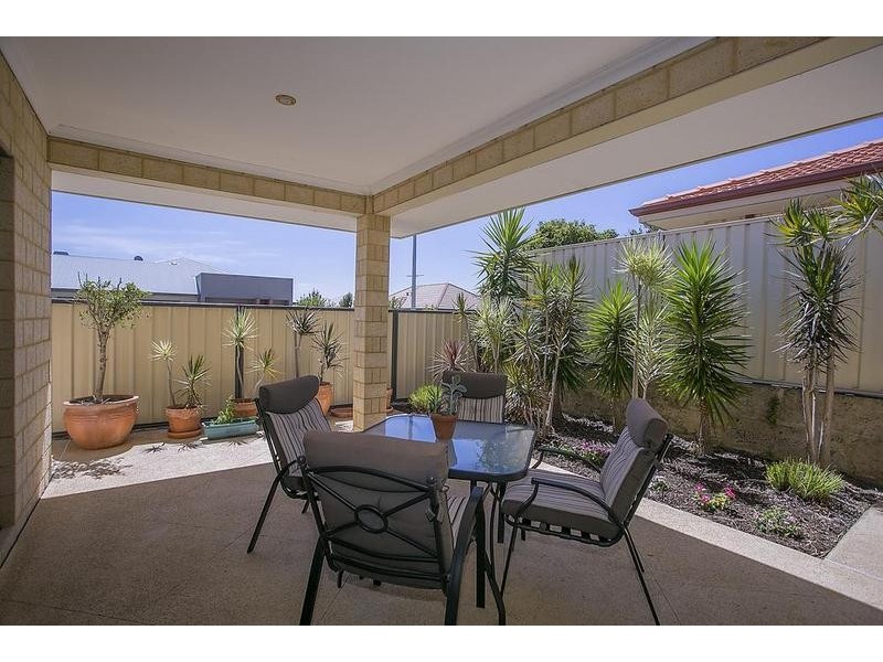 2/18 Separovich Way, Spearwood WA 6163