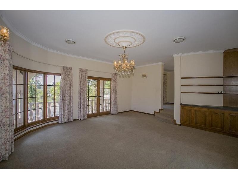 184 Burke Drive, Attadale WA 6156