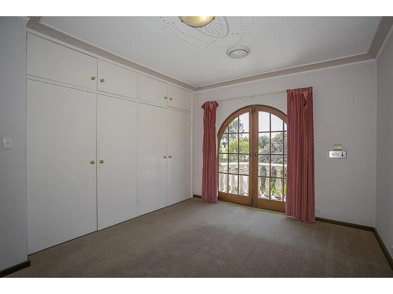 184 Burke Drive, Attadale WA 6156