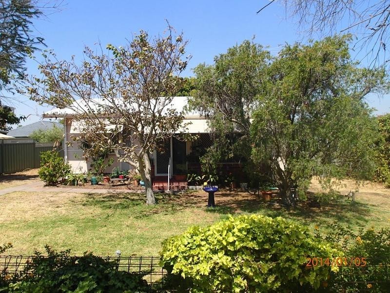 4 Thornett Street, Hilton WA 6163