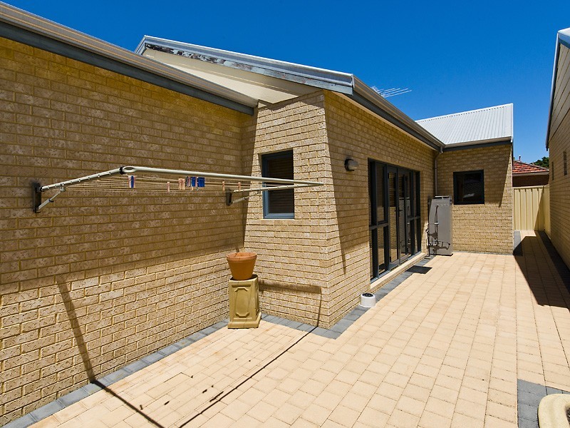 1/156 Holland Street, Fremantle WA 6160