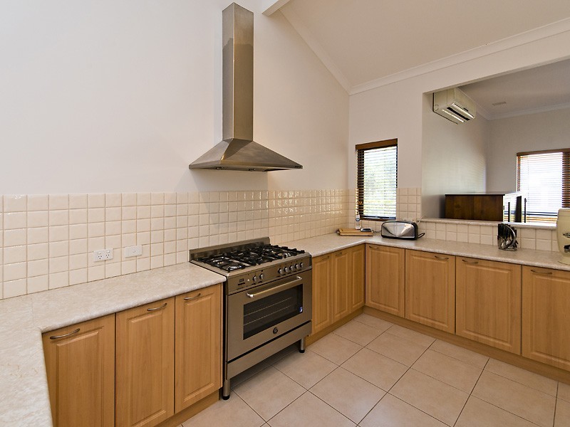 1/156 Holland Street, Fremantle WA 6160