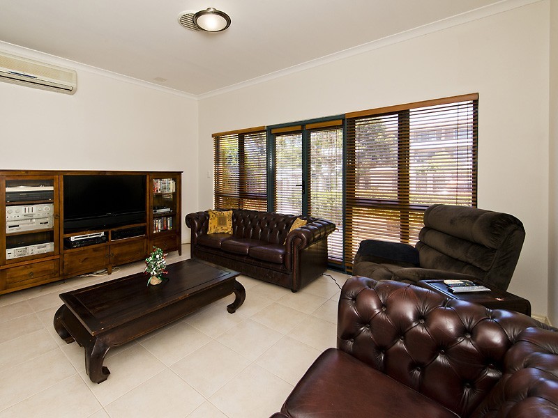 1/156 Holland Street, Fremantle WA 6160