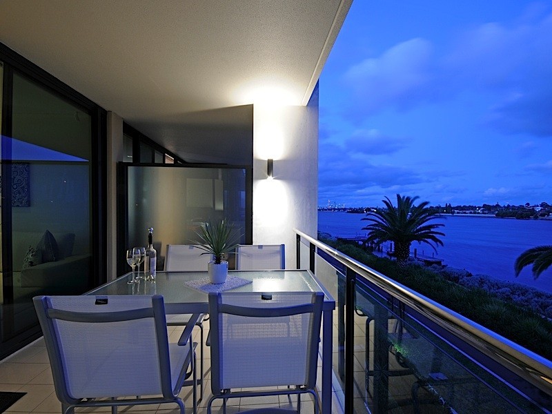 E202/70 Canning Beach Road, Applecross WA 6153