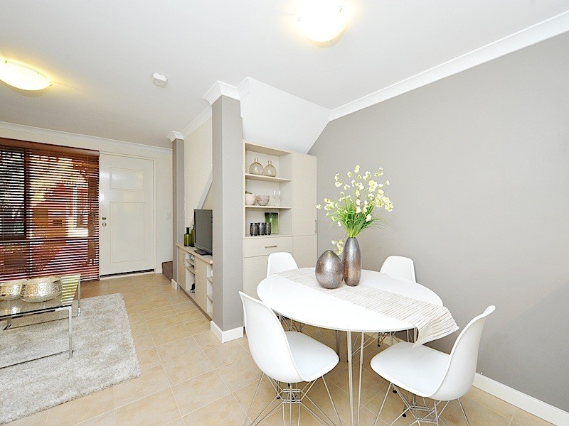 15/10 Stirling Street, Fremantle WA 6160