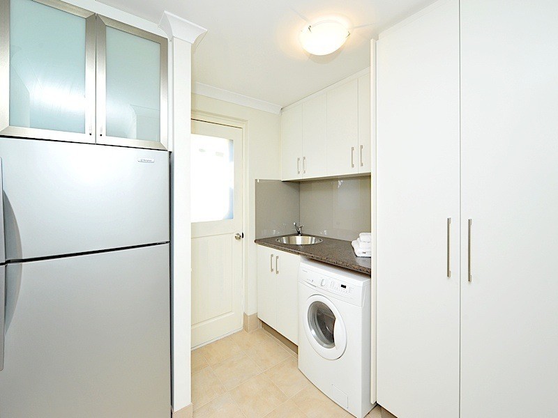 15/10 Stirling Street, Fremantle WA 6160