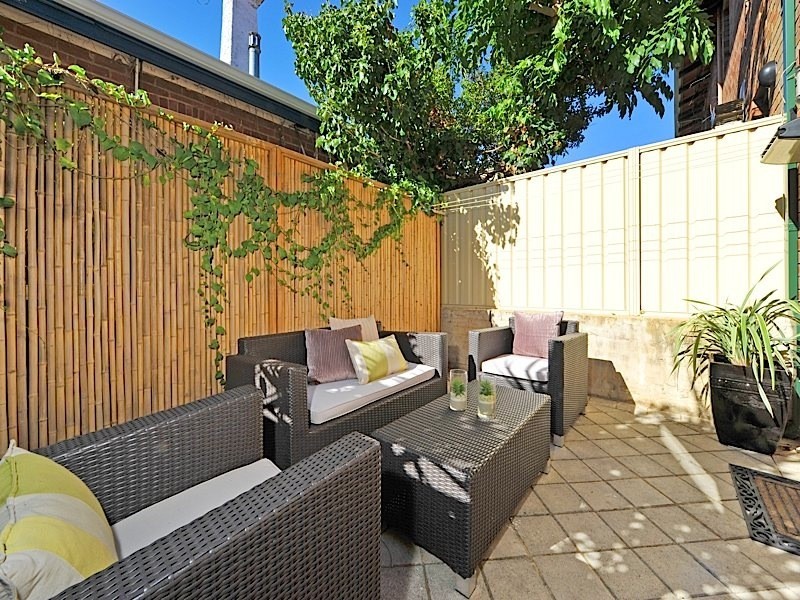 15/10 Stirling Street, Fremantle WA 6160