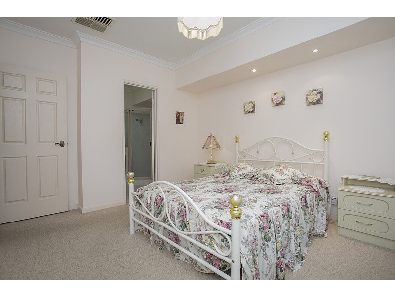 10 McCallum Crescent, Ardross WA 6153