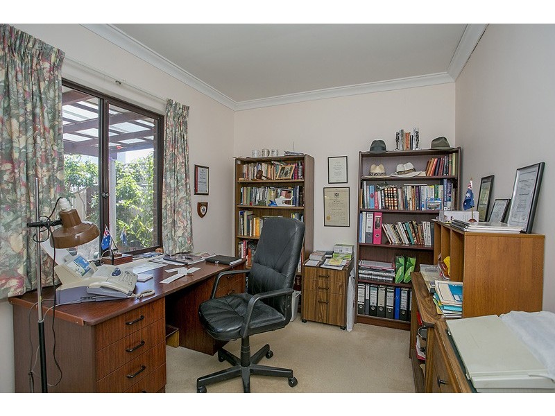 10 McCallum Crescent, Ardross WA 6153