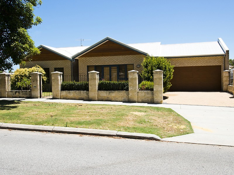 1/156 Holland Street, Fremantle WA 6160