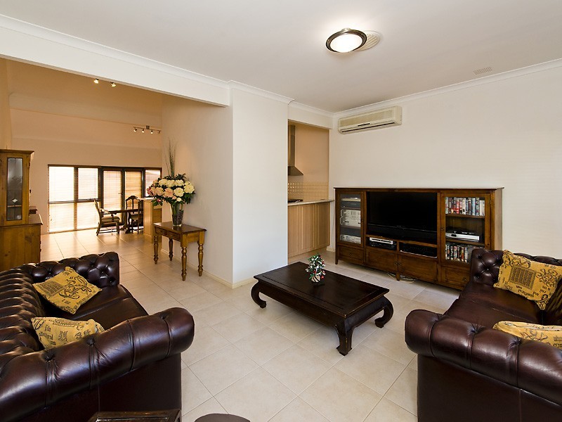 1/156 Holland Street, Fremantle WA 6160