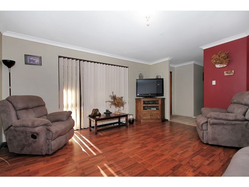 8 Dew Street, Forrestdale WA 6112