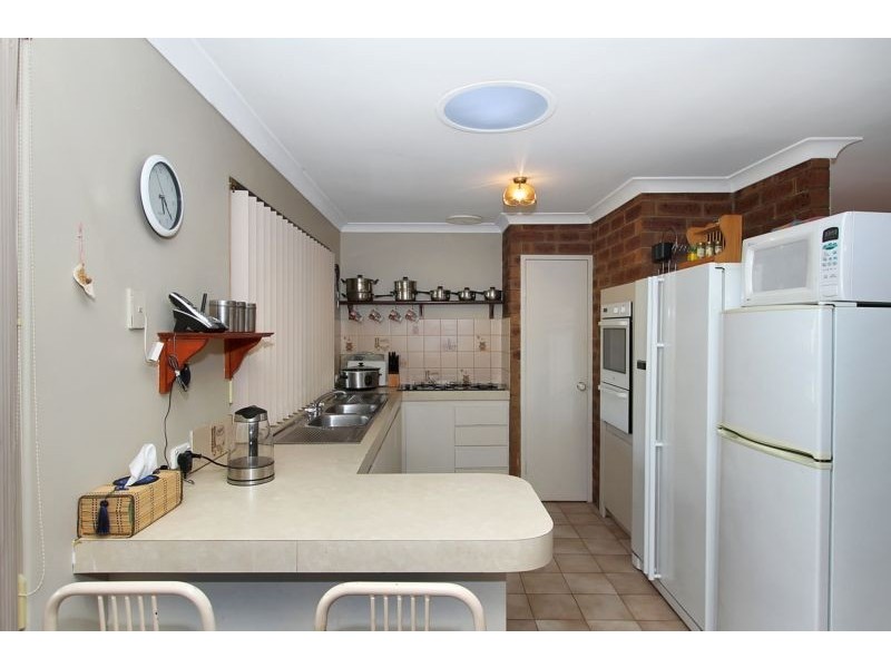 8 Dew Street, Forrestdale WA 6112