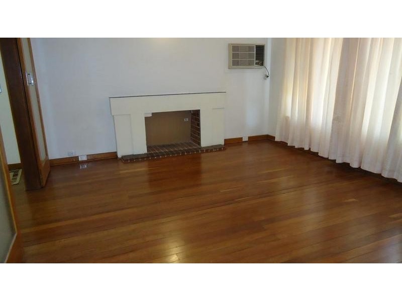 10 Windfield Road, Melville WA 6156